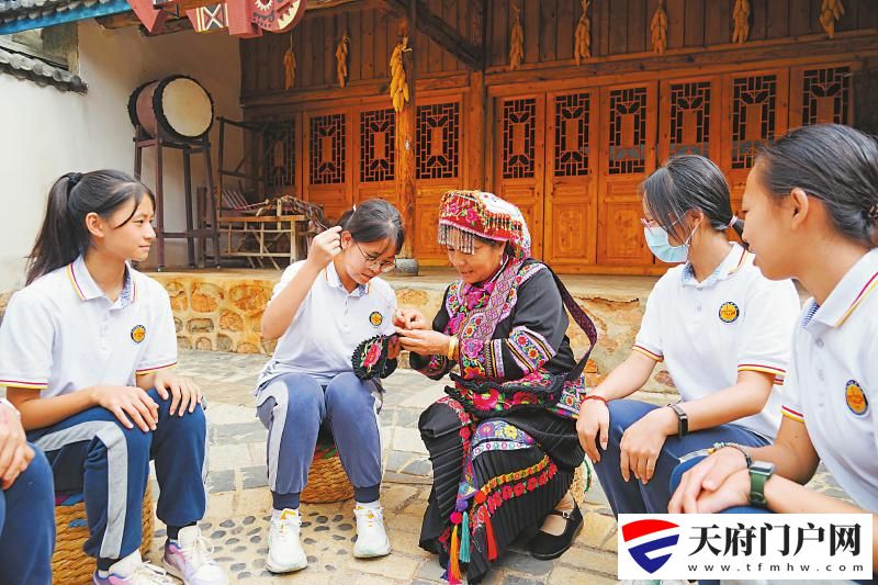 攀枝花非遗探索双向突围 向外“破圈”出海 向内“扎根”生长